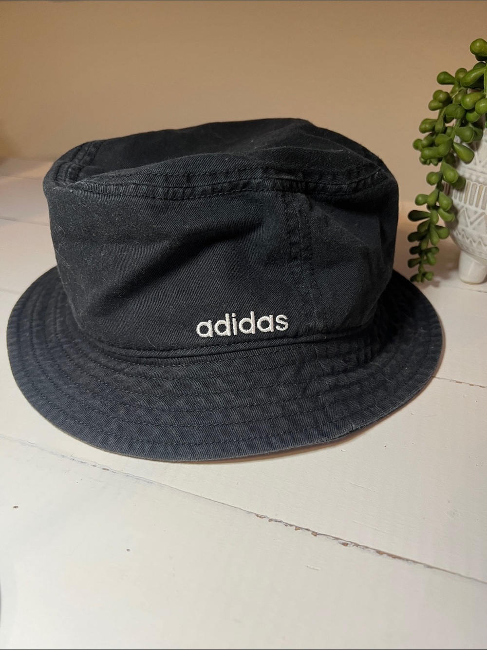 ADIDAS bucket hat- black